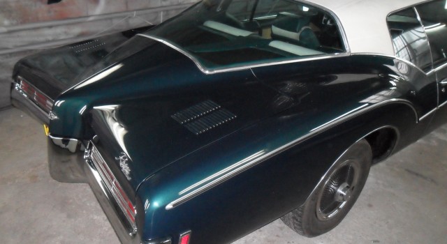 Buick Riviera, rocznik 1972. Trzecia generacja. Model produkowany w latach 1971-73 Na uwagę zasługuje unikalny tył auta przypominający kadłub łodzi skąd auto wzięło swój przydomek: „Boat-tail”. Prace zakończone – auto […]
